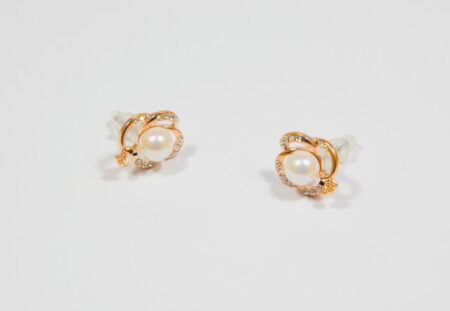 Perlové napichovacie náušnice rose gold A006