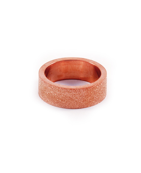 Minimalistický prsteň s trblietavým povrchom rose gold C014-2T