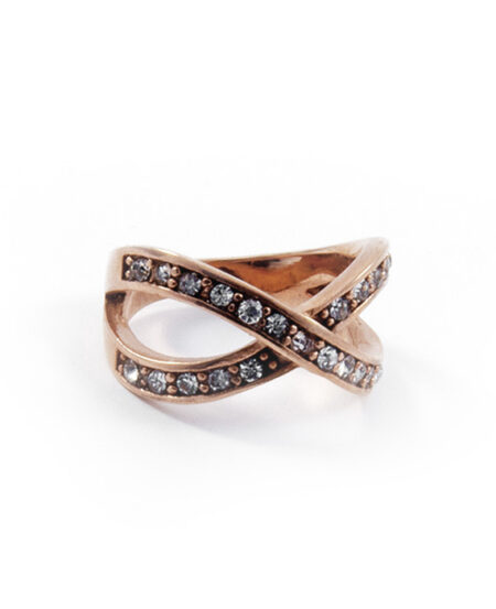 Prepletaný prsteň s trblietavými kamienkami rose gold C019-2T