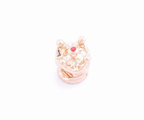 Prívesok – rose gold korunka s červeným kamienkom G063-2R