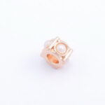 Prívesok – rosegold kocka s perlami G080-2Z